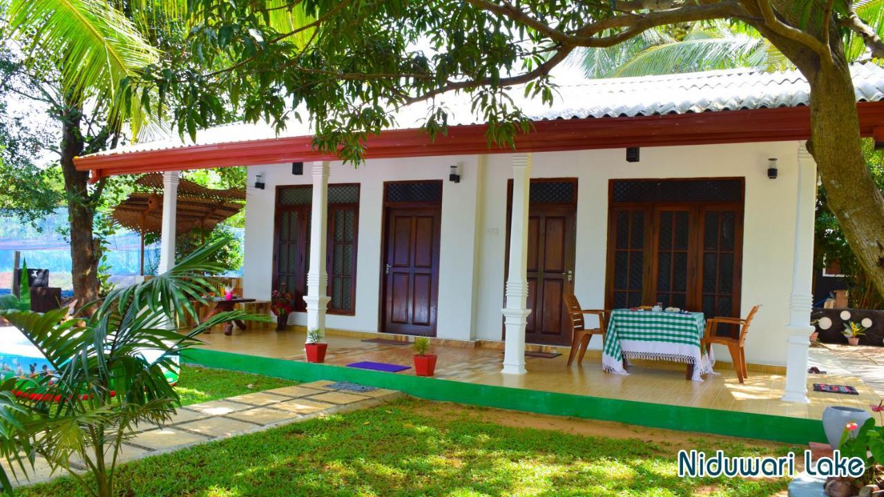 Niduwari Lake Homestay Дамбулла Екстер'єр фото