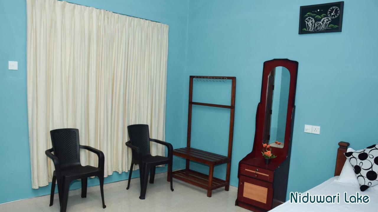 Niduwari Lake Homestay Дамбулла Екстер'єр фото